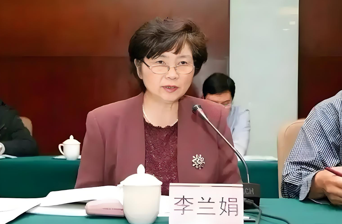 从赤脚医生到无双国士，李兰娟靠知识改变命运的配图