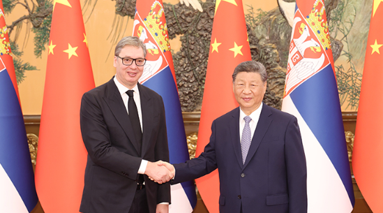 习近平会见塞尔维亚总统武契奇的封面图片