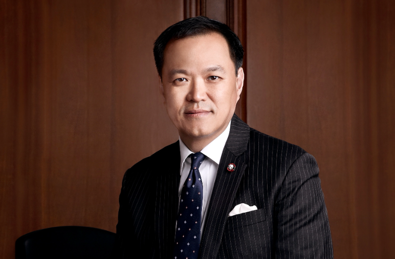 泰国选出新总理：政坛沉浮半生 精通乐器还会开飞机