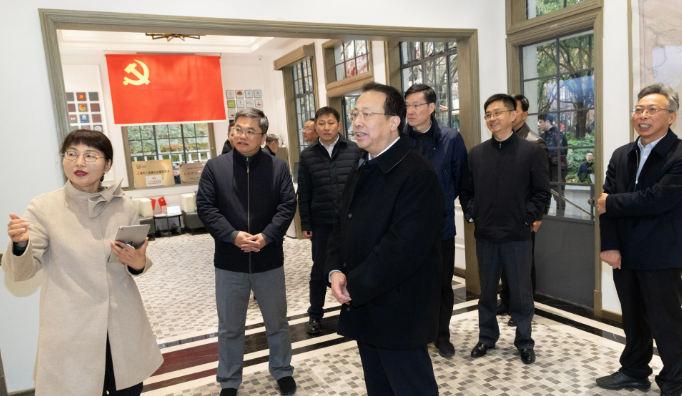 加快形成新质生产力 龚正调研人工智能产业 - 第1张图片