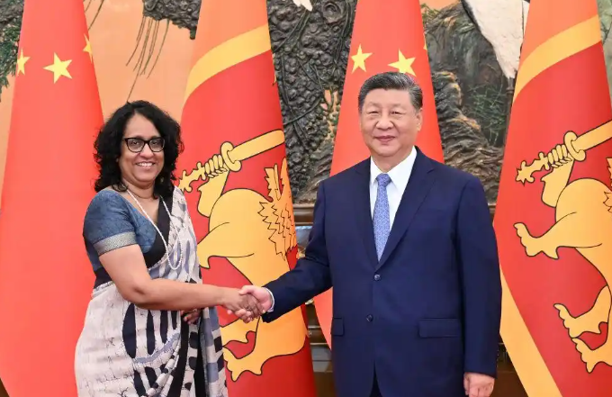 习近平会见斯里兰卡总理：中斯两国树立了不同国家间友好相处 互利合作的典范的封面图片