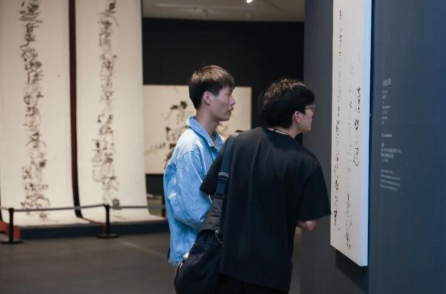 南京艺术学院美术馆大展“石虎书”带观众回到造笔之初的配图