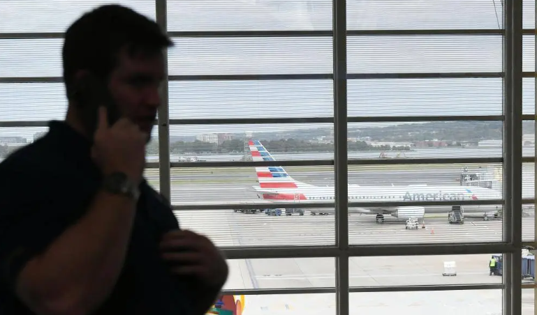 美政府“停摆”致空管人员短缺 美国超5900个航班延误