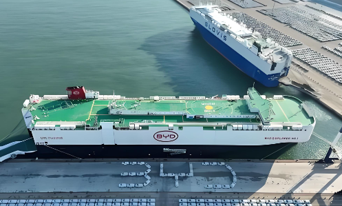 中国汽车出口再创新高，“买家版图”加速重构的配图