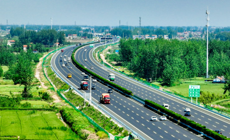 国务院安委会：今年以来全国道路交通安全形势总体平稳的配图