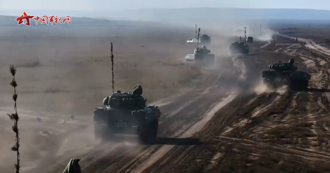 大场面！野外驻训场实兵对抗演练，看完想去当兵！的封面图片