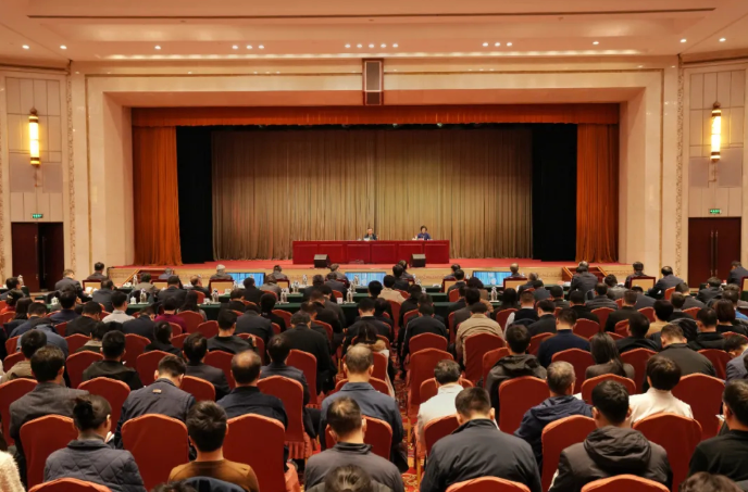 中央统战部举行党的二十届四中全会精神宣讲报告会的配图