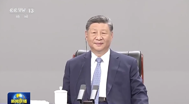 习近平会见国际奥委会主席考文垂和终身名誉主席巴赫的封面图片