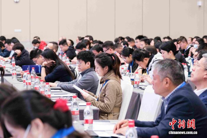 中山大学举行第十六届国际青年学者论坛的配图