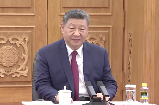 独家视频丨习近平：秉持互利共赢宗旨 推动中韩战略合作伙伴关系沿着健康轨道迈进的封面图片