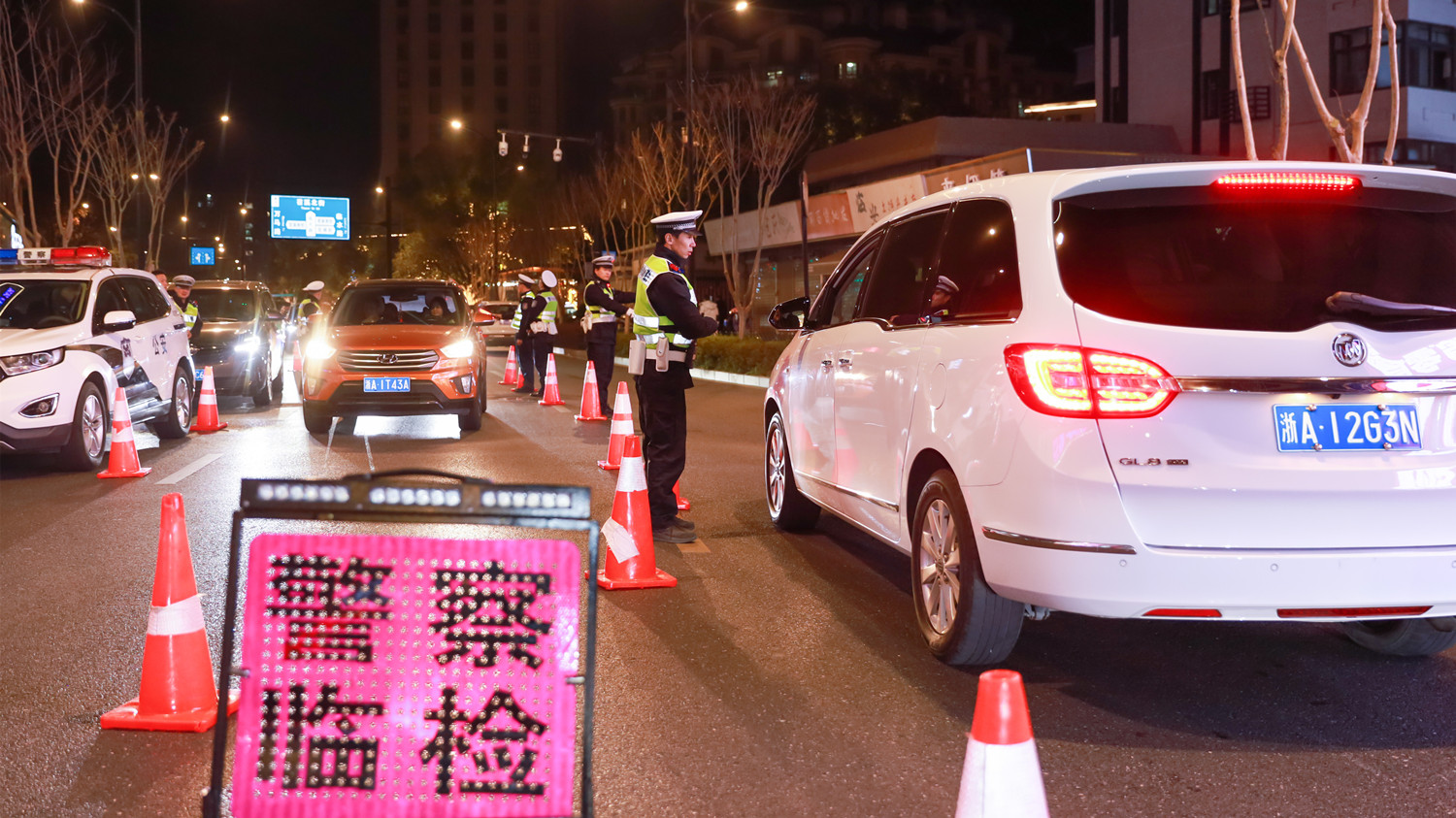 中央政法委：我国社会治安形势持续向好的封面图片