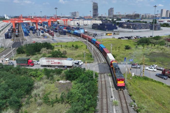 2025年宁夏外贸进出口209.9亿元 稳中有升彰显发展韧性的配图