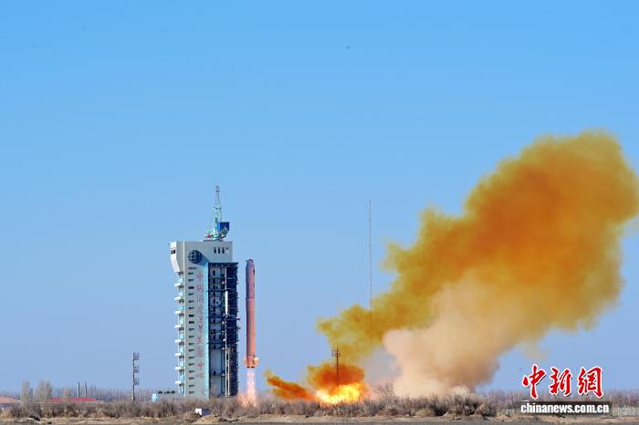 中国成功发射阿尔及利亚遥感三号卫星B星的配图