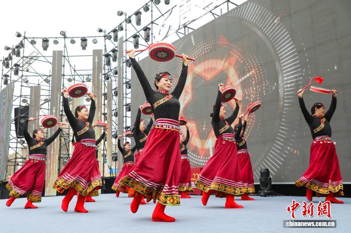 2025年青海建设215个全民健身设施项目的配图