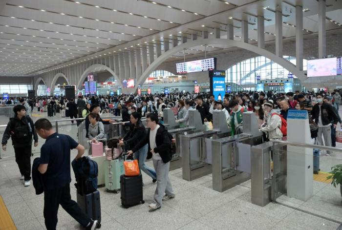 天津将提质扩容改造火车站等 提升京津间交通便捷度的配图